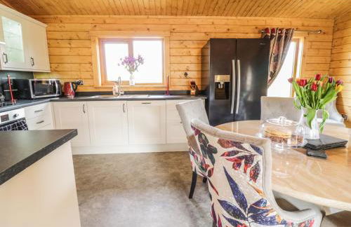 Manor Farm Lodges - Red Kite Lodge - Foto 9