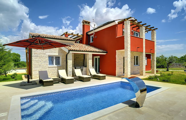 Modern Holiday Home With Pool in Bratulici - Foto 2