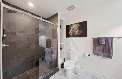 Central Downtown Apt Sleeps 8 & Enjoy Gaslamp - Foto 17