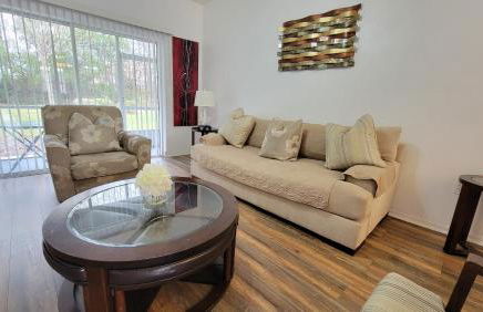 Spacious 2BR 2BA Suite - Walk to Mall & Hospitals - Foto 17