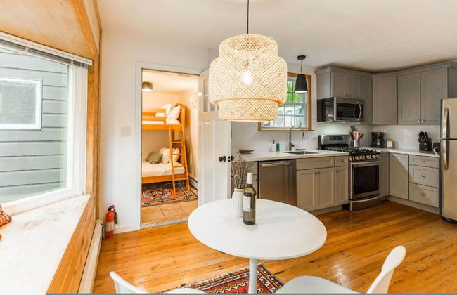 Twin Cabin I - Hot Tub Firepit Hiking Retreat - Foto 12