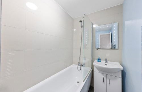 The Belvedere Stay - Free Parking, Spacious Garden, Super King Bed - Foto 21