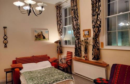 Georgian Style Apartment - Photo 2