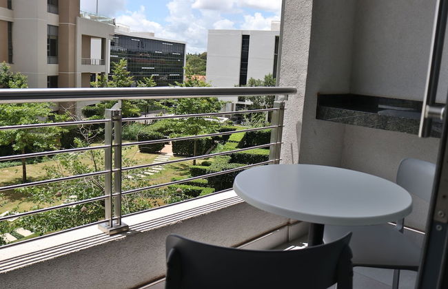 Menlyn Maine Luxury Rentals - Foto 24