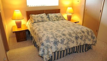 Seven Springs Stoneridge 3 Bedroom and Loft Condo with private deck by RedAwning - Foto 5, Habitación