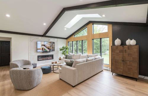 Modern Catskills Retreat with Creek & Fire Pit - Foto 2