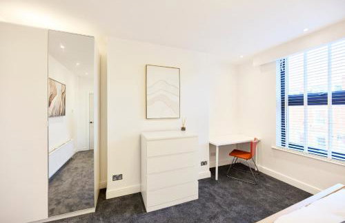 Aura - Elegant Retreat in Prime Leeds Location! - Foto 64