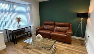 Dallas House - Easy links to LHR and London - Foto 1