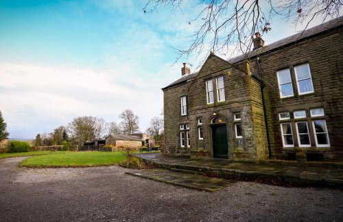 Ridge Hall - Photo 1