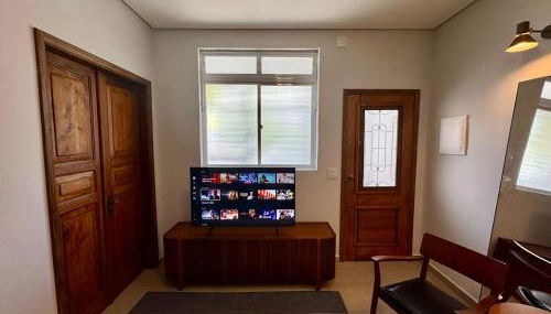 Rustic House with Large Garage - Close to the Beach - Foto 2