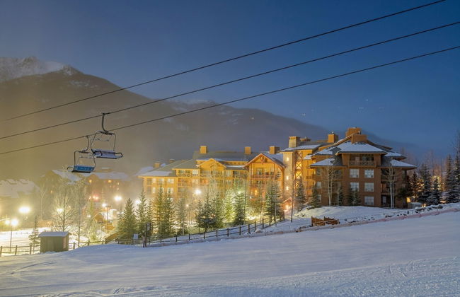 MODERN 4,500 sqft Ski Chalet: 5 Br + 6 Ba | Pool Table | Pool + PRIVATE Hot Tub - Photo 53