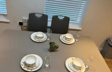 2 Beds Mint drive With Secure car Or Van Park w WiFi-Netflix No Deposit Required - Foto 7