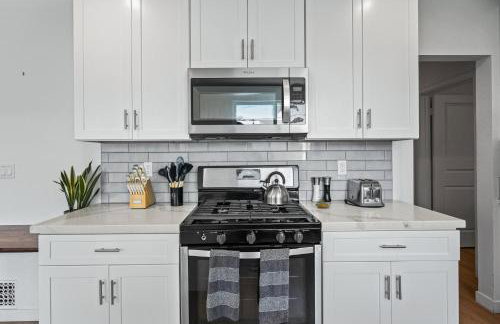 Belmont Shore Getaway with Hot Tub and Firepit - Foto 7