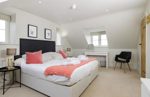 Longborough House - Photo 25