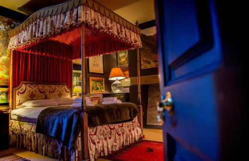 Great House - A Grand Georgian Retreat with Heated Outdoor Pool - Photo 2