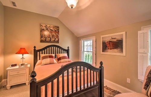 Traditional Marthas Vineyard Home with Porch and Yard - Foto 20