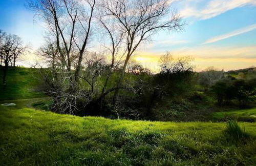 King Bed Quiet Home on Cul-de-Sac Hiking Trails - Foto 2
