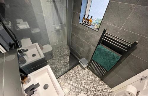 Modern & retro two bedroom apartment in Barnsley - Foto 11