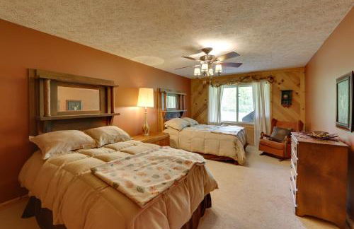 Fraziers Bottom Cabin on 800 Acres of Land with Lake - Foto 17