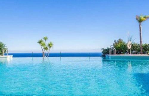 Elegant apartment, stunning views, fully renovated in la Hacienda del Senorio de Cifuentes - Photo 1