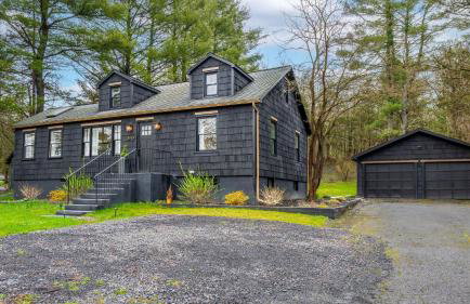 Charcoal Chalet by Avantstay A+ Design w/ Firepit - Foto 65