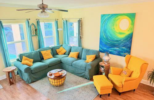 Walk Downtown, Private Parking, Short Drive to Beach & NAS - Foto 1