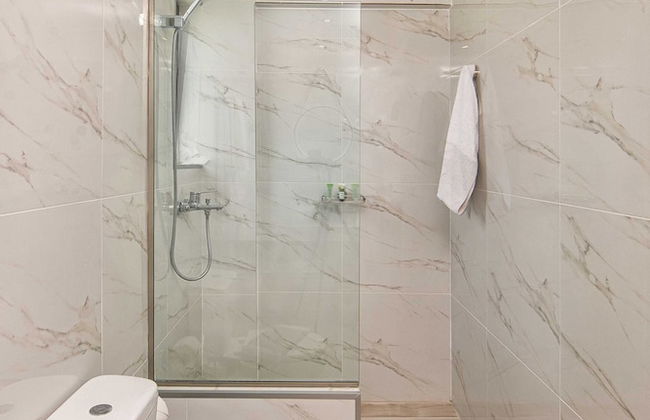 Sunny Days Hotel Apt - Photo 103