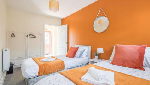 Spacious Home for 10 - Garage & Family Ready - Foto 3