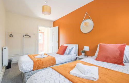 Spacious Home for 10 - Garage & Family Ready - Foto 3