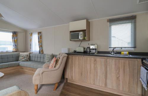 Tri-Star House - Photo 9