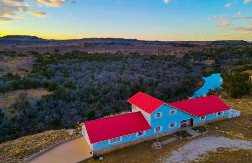 Spacious Getaway about 12 Acres, Views, and Hot Tub! - Foto 39