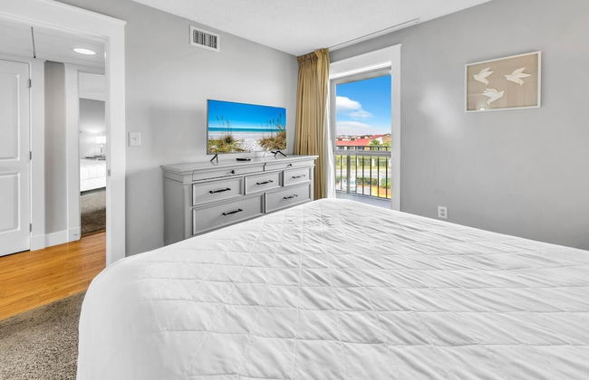 Edgewater Tower 1-305 - Foto 5