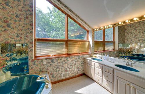 Lakefront Lookout! Private Sand Beach on Superior - Foto 17