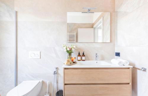 LAKESIDE SERENITY ESCAPE - Lakefront, Air Conditioning, Private Parking - Foto 13