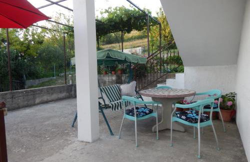 Apartments with a parking space Tugare, Omis - 14320 - Foto 9