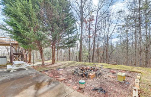 Spacious Group Retreat with Game Room in Marshall! - Foto 38