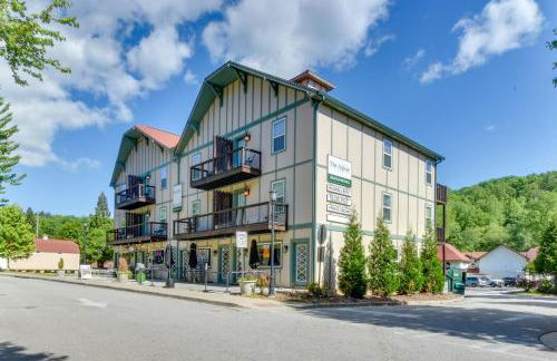 Walk to Main St and River Downtown Helen Condo - Foto 23