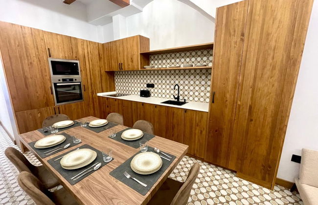 Los Angeles With 3 Bedrooms and 3 Bathrooms - Photo 7