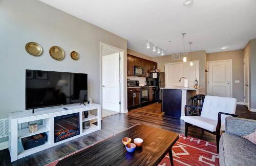 The Urban Oasis Garage Parking Walk-In Shower - Foto 21