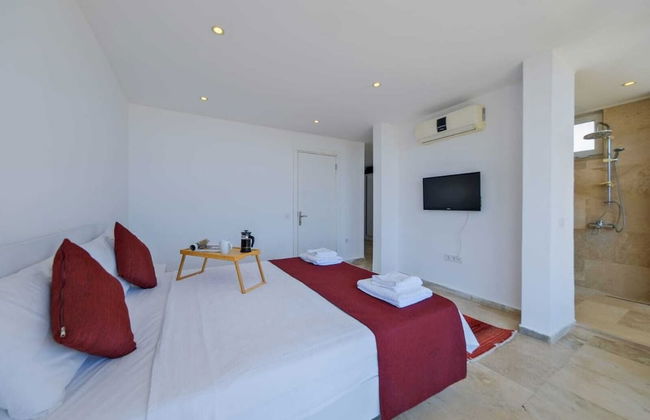 Villa Lumiere 3 Luxurious 5 bed Villa in Kiziltas Kalkan With sea Views - Photo 21