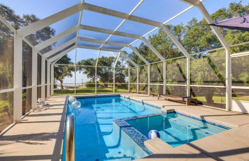 Waterfront Gulf Coast Home with Outdoor Oasis! - Foto 26