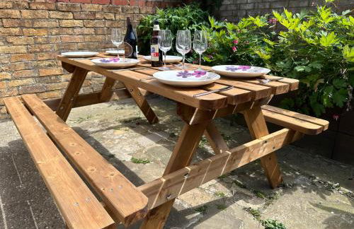 Fallow Cottage, 3 Bedrooms, Woodburner - Heart of Stamford by Belmont Places - Foto 42