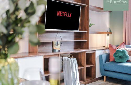 Spacious 5-bedroom Contractor House Sleeps 7 with Parking by PureStay - Foto 13