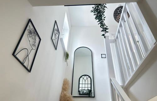 4 Bed House - Sleeps 7 - Pets - Parking - Wifi - Foto 9