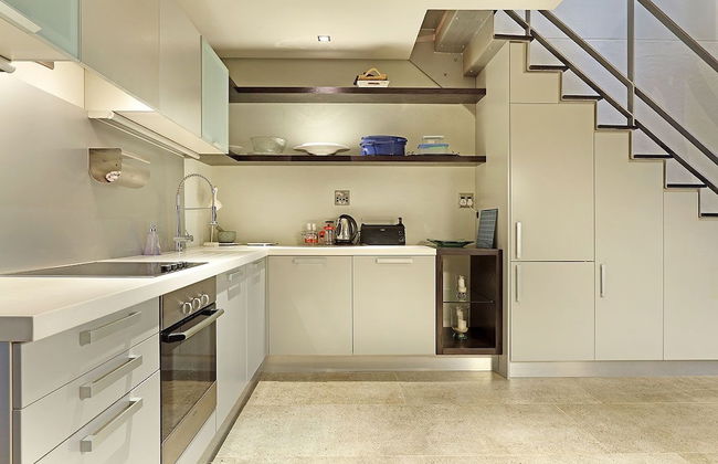 Metropolis 1108 - Adults Only - Photo 9