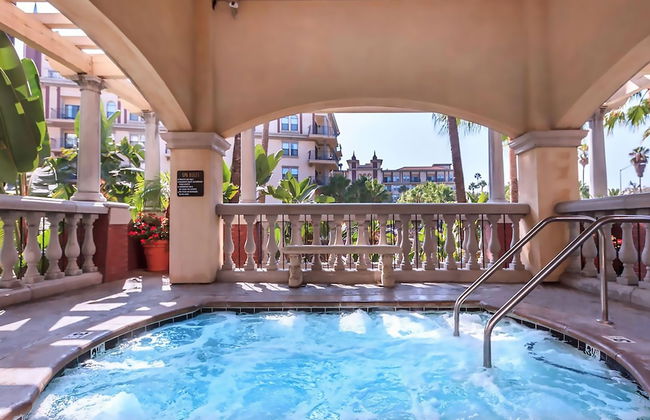 LAs Premier Apartments - Photo 80