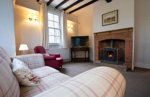 Finest Retreats - South Lodge at Longford - Photo 2