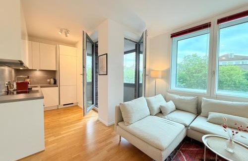 New-three room-Entire Apartment with two Balconies & Garage, Central-Fast Access to City Center - Barmbek -Stadtpark - Foto 30