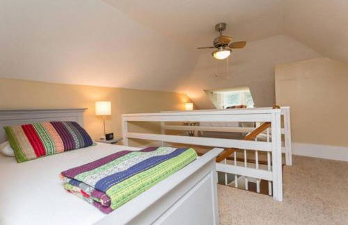 Steps to JMU & I-81 Fenced Yard Walk 2 Starbucks - Foto 33