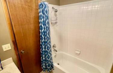 2bd condo w pool view deck 15mn from Kansas City - Photo 20